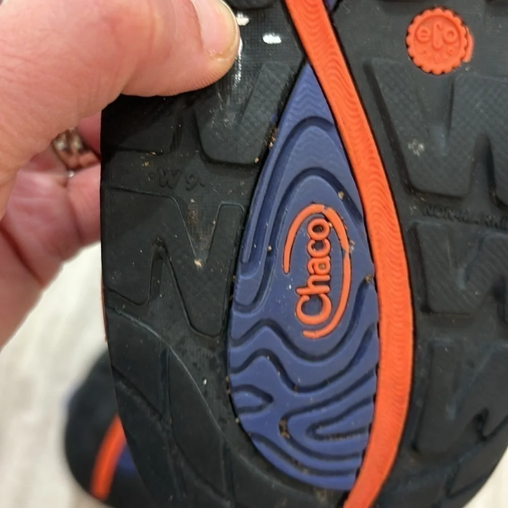 Chaco Z Volv x2  blue and orange  sandal women size 9